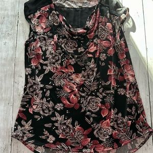 Short sleeve floral blouse size large